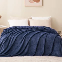Aisbo Kuscheldecke Blau 220x240 cm XXL - Flauschige, warme Fleecedecke für Sofa