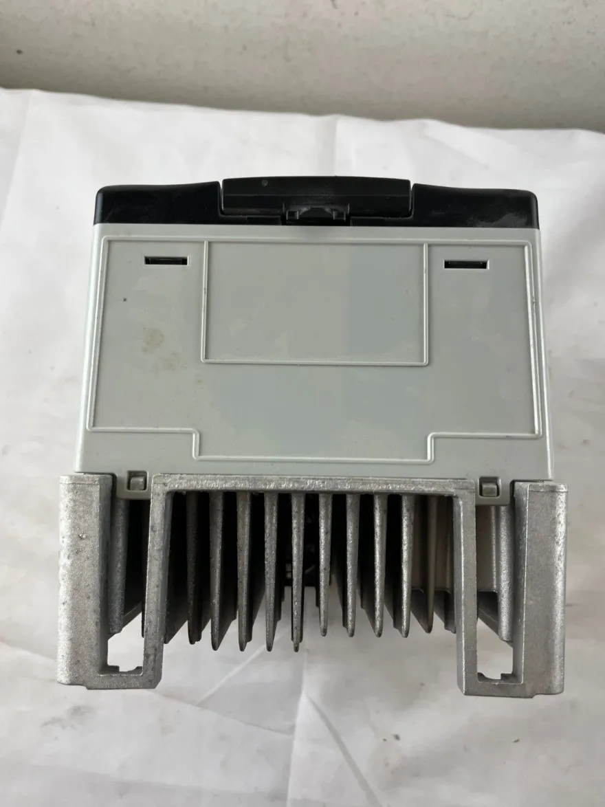 Allen-Bradley PowerFlex 70 20AC5P0A0AYNANNN VFD Drive 2kW 3HP New