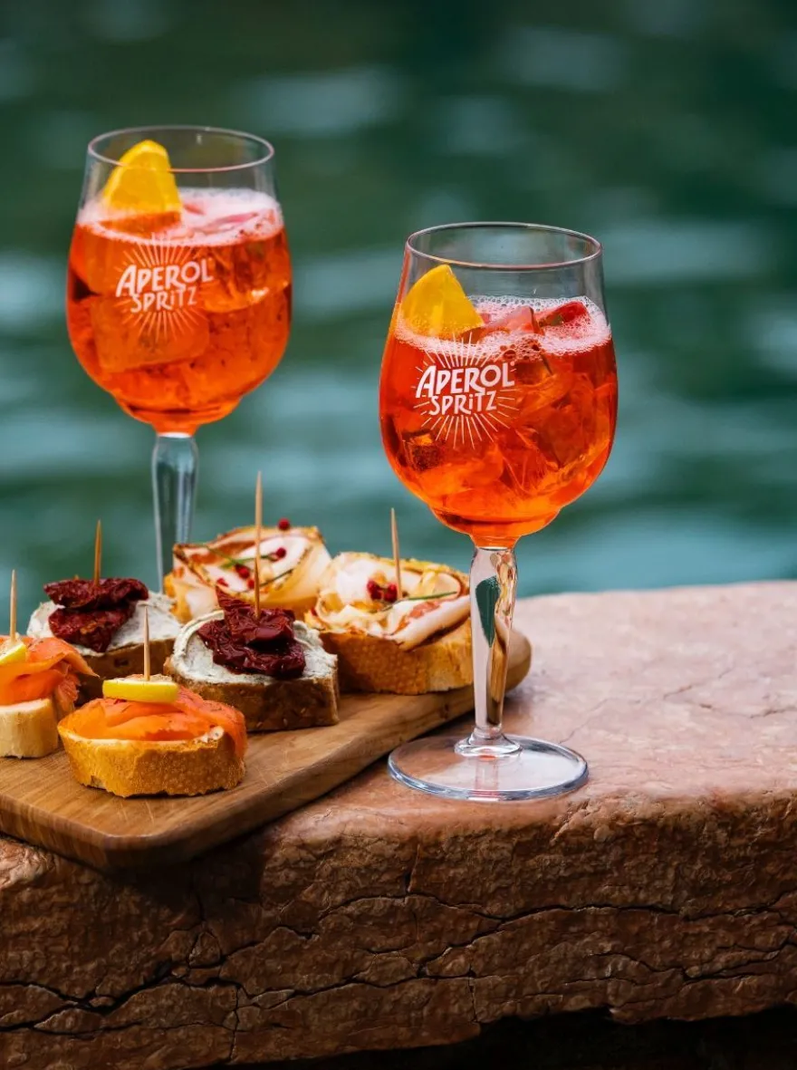 Aperol Geschenkset - Aperol Spritz 2x 0,2L (10,5% Vol) + 2x Aperol Gläser / Gla