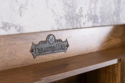 Bücherregal Pirat in Holzoptik