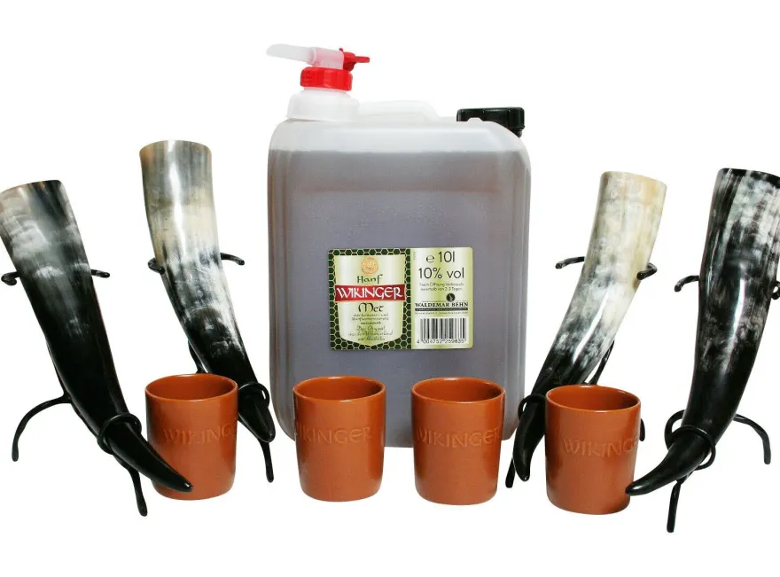 Behn Hanf Wikinger Met 10% Vol. 10 l + 4 Trinkhörner mit Ständer + 4 Tonkrüge + Hahn