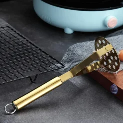 Berglander Kartoffelstampfer aus Edelstahl mit Titan-Vergoldung