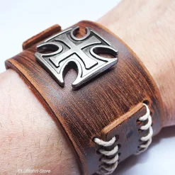 Breites Leder-Armband, Eisernes Kreuz, Biker, Vintage, Braun Art.-Nr. 90020