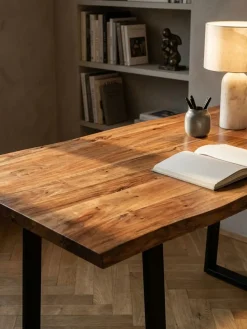 Bürotisch TARN Akazie Massivholz Baumkante Trapezbeine schwarz 120-200 cm breit