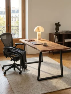 Bürotisch TARN Akazie Massivholz Baumkante Trapezbeine schwarz 120-200 cm breit
