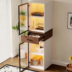 Dolamaní Vitrine 200 cm hoch mit LED Beleuchtung, 2 Glastüren, Schublade