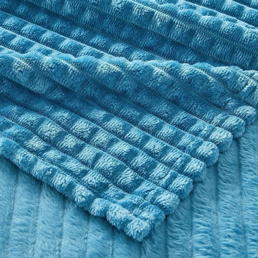 EMME Kuscheldecke 200x230cm, flauschig und warm mit 3D-Touch-Erlebnis, Türkis