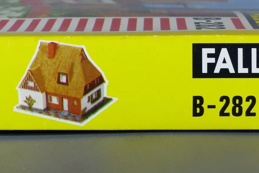 Faller H0 B-282 Friesisches Landhaus Haus mit Reetdach Küste 50er/60er Jahre NEU OV