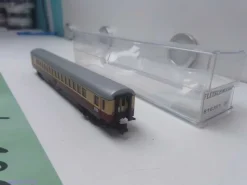 Fleischmann DC N 816301 K / Schnellzug-Großraumwagen / 1. Kl. /(Bauart Apmz 121 bzw