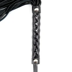 Flogger Diamond Pattern mit Metallbeschlägen 39 cm Schwarz