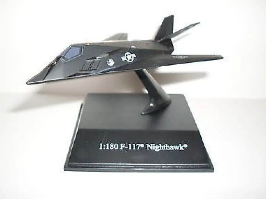 F-117 Nighthawk, NewRay Flugzeug Modell 1:180, OVP, Neu