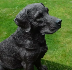 Gartenfigur Hund Labrador 52cm sitzend schwarz 2274 Garten lebensecht Figur