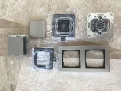 Gira Edelstahl E2 Wechsel-Schalter Steckdose mit KD und Rahmen IP44 Komplettset