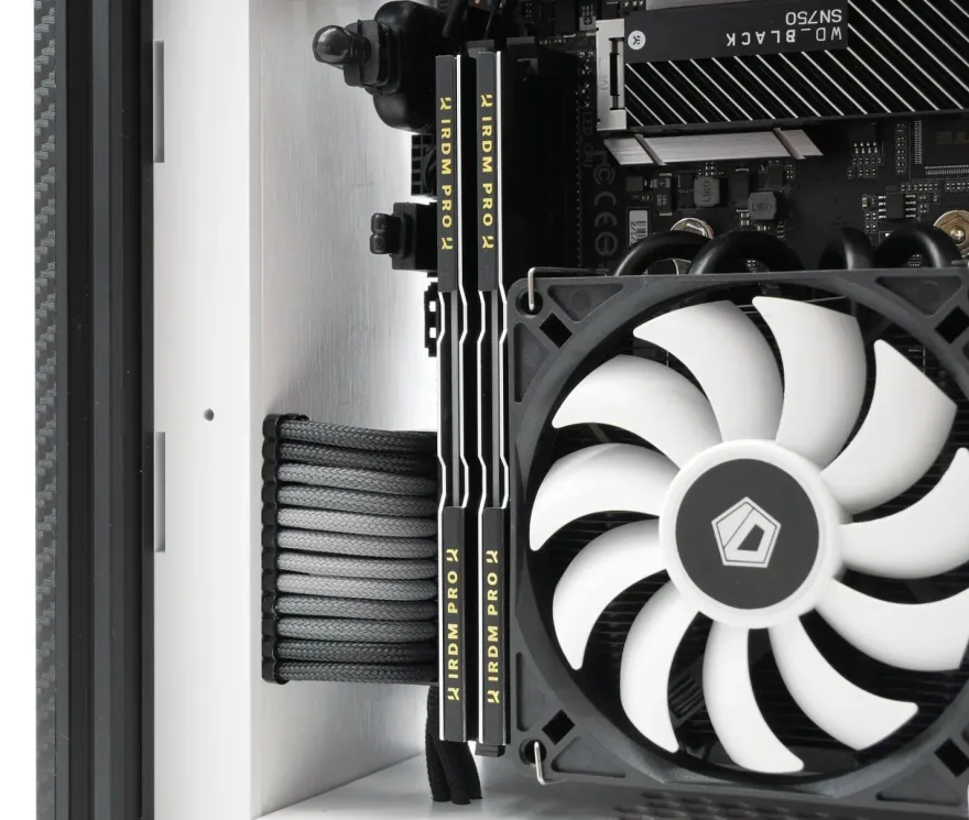Goodram Arbeitsspeicher IRDM PRO DDR4 DIMM 8GB bis 32GB Black-Edition