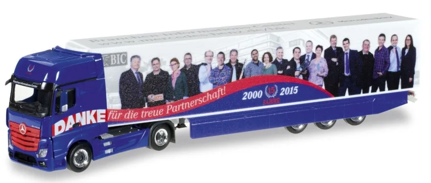 Herpa 920728 - MB Actros Gigaspace Kühlkoffer-Sattelzug -15 Jahre BIC. 1.87