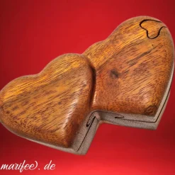 Holzbox Herzen aus Hartholz, mit Geheimfach, Schmuckdose Art.-Nr. 12455