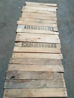 40 Holzbretter von alten Obstkisten