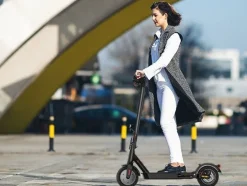 Isinwheel E9TMax Elektroroller 500W, Reichweite 40km, Straßenzertifizierung ABE