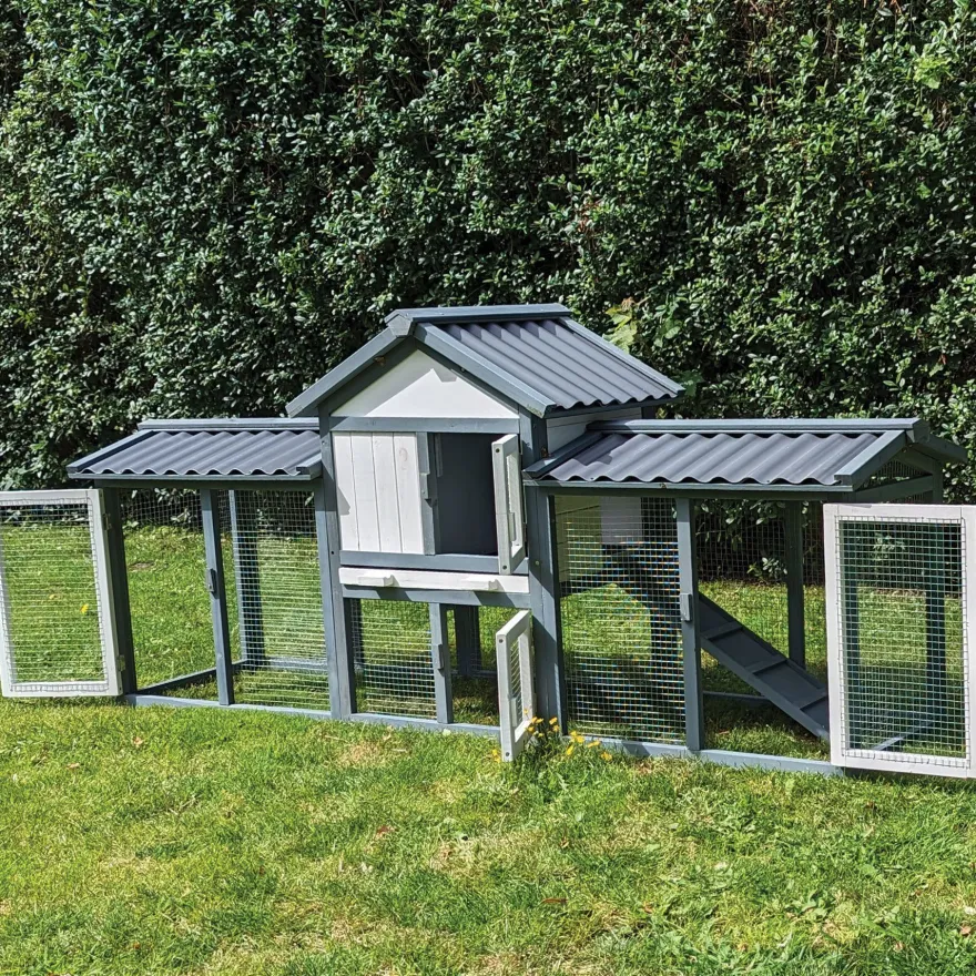 Kaninchenstall Picasso grau weiss mit PVC Welldach