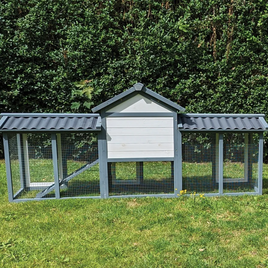 Kaninchenstall Picasso grau weiss mit PVC Welldach