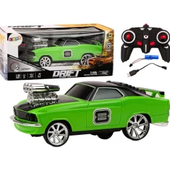 LeanToys Ferngesteuertes Drift-Auto 1:18 mit 360 Grad Drehung, Licht und Sound, Grün