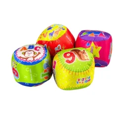 LeanToys Set Weiche Bunte Lernbälle mit Rassel 4 Stück