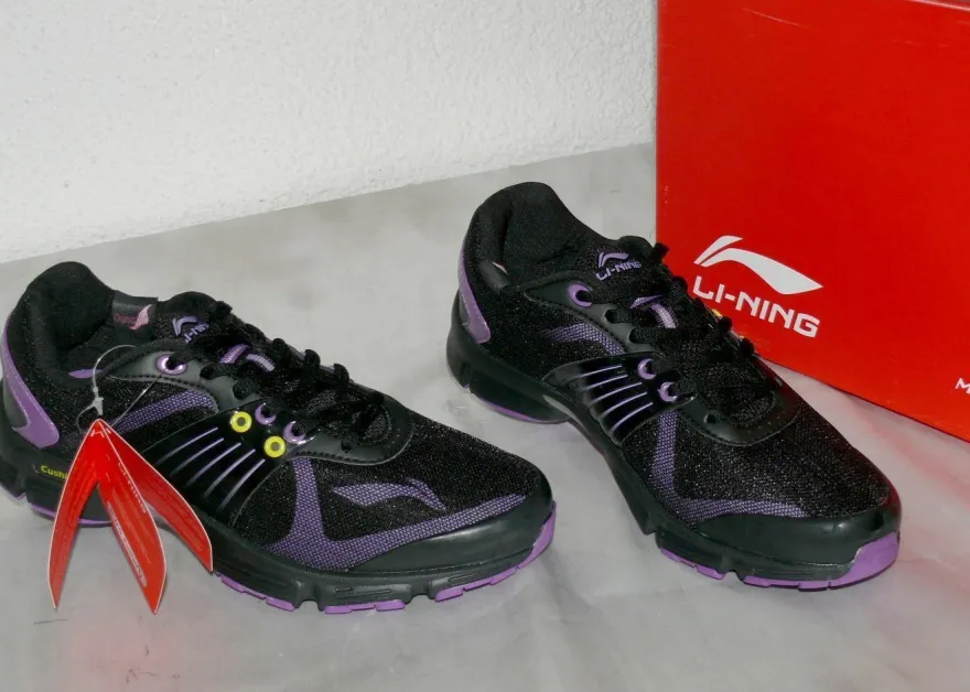 LiNING D554 A.W.S Cushio Mesh Sport Schuhe Fitness Sneaker 36 41 BLK Violett