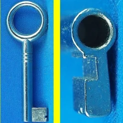 Möbelschlüssel JuNie vernickelt, Nutzlänge 42 mm, Bart 8 x 8 mm, Nut 1