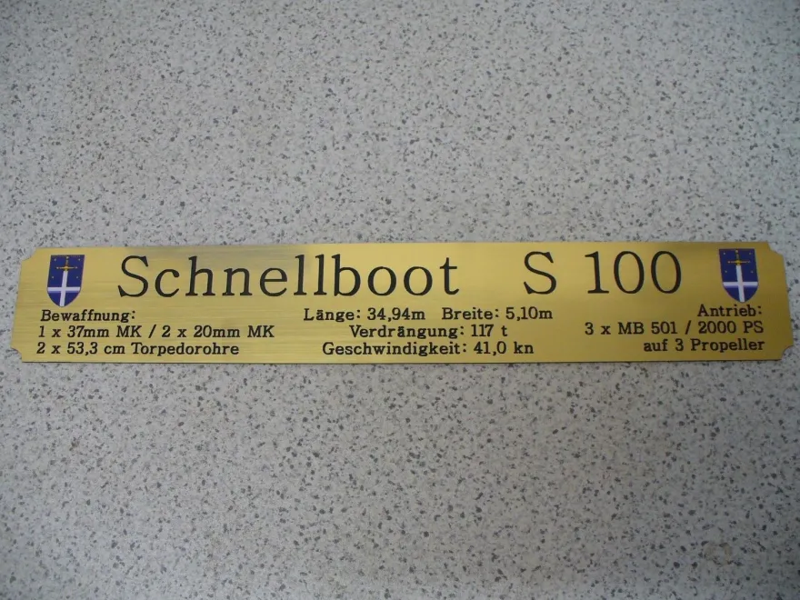 Namensschild für Modellständer mit Daten - Schnellboot S 80