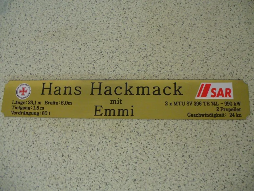 Namensschild für Modellständer mit Daten - Hans Hackmack