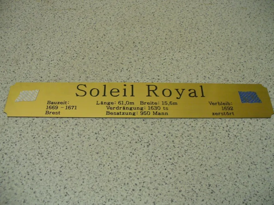 Namensschild für Modellständer mit Daten - Soleil Royal
