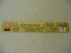 Namensschild für Modellständer mit Daten - USS Texas BB35