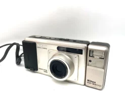 Nikon Coolpix 600 Digitale Kompaktkamera mit 5mm 1:2.8