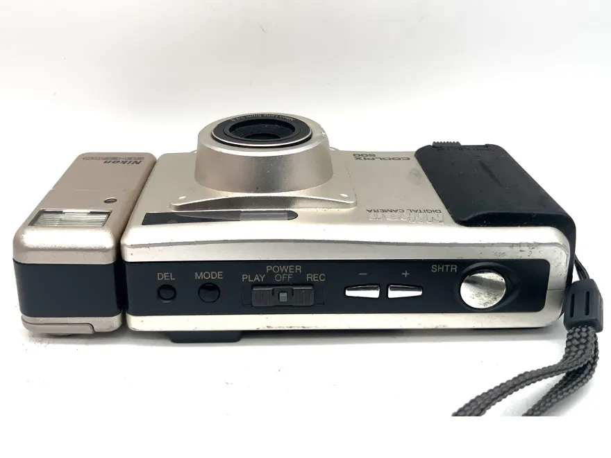 Nikon Coolpix 600 Digitale Kompaktkamera mit 5mm 1:2.8