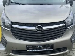 Opel VIVARO - Listwy CHROM GRILL na atrap? zderzak Chromowane Nak?adki
