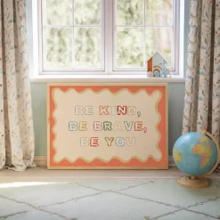 Poster Kinderzimmer · Be Kind, Be Brave, Be You · Bunter Spruch in Regenbogen