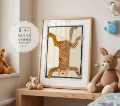 Poster Kinderzimmer Tier · Gepunkteter Leopard Kopfstand · Lustiges Wandbild