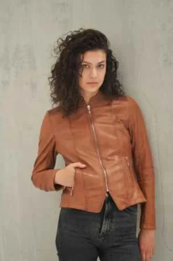 Ricano Abigale Damen Lederjacke Cognac Echtleder Lammnappa Slim Fit Stehkragen