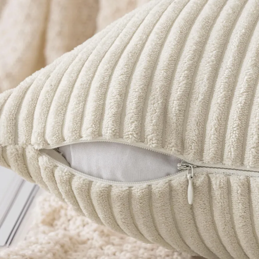 Slozzi 2er Set Kordsamt Kissenbezüge Beige 45x45cm - Weich und Dekorativ für