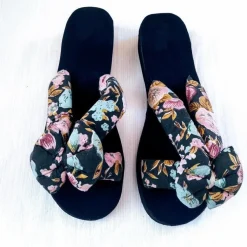 Sommerliche Damen Pantoletten Hausschuhe Bade & Freizeitslipper Keilform Gr. 39