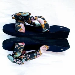 Sommerliche Damen Pantoletten Hausschuhe Bade & Freizeitslipper Keilform Gr. 39