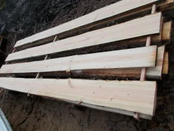 Sonderposten 20St Douglasie unbesäumt Bretter Regal Zaun Schwarten 14-25x2,3x240
