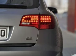 Toyota Corolla Touring Sports Zierleiste für Heckklappe, schwarz, PVC