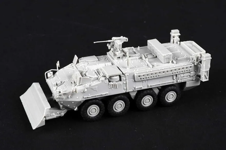 Trumpeter M1132 Stryker Engineer Squad Panzer 9367456 in 1:72 Trumpeter 7446 07456