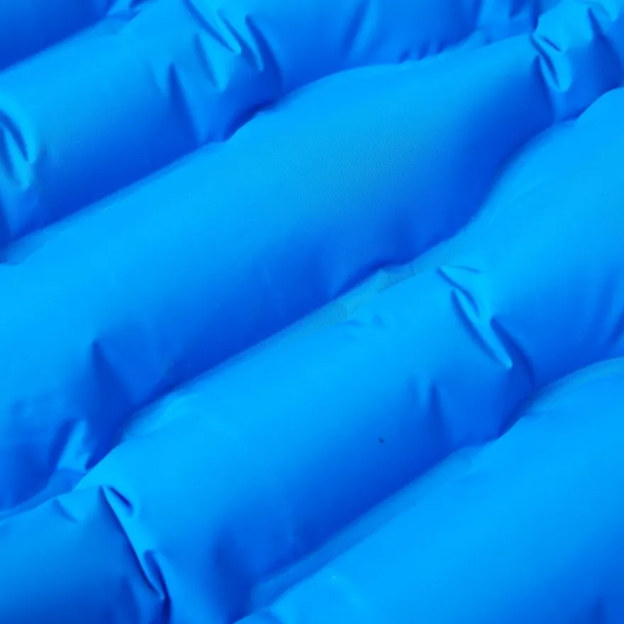 vidaXL Selbstaufblasende Isomatte mit Kissen Blau