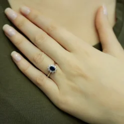 Vintage Style Diamant Saphir Entourage Ring ?n 14 Karat Weißgold