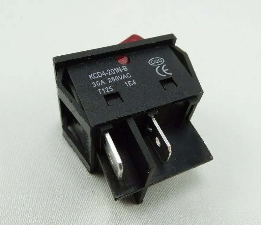 Wippenschalter rot 30A 250V mit Wasserdichte Abdeckung, 4pin beleuchtet