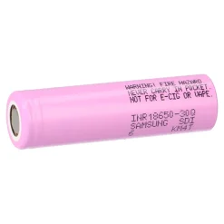 4x Samsung INR18650-30Q 18650 Akku 3,6V 3000mAh 15A + 2x Akkubox